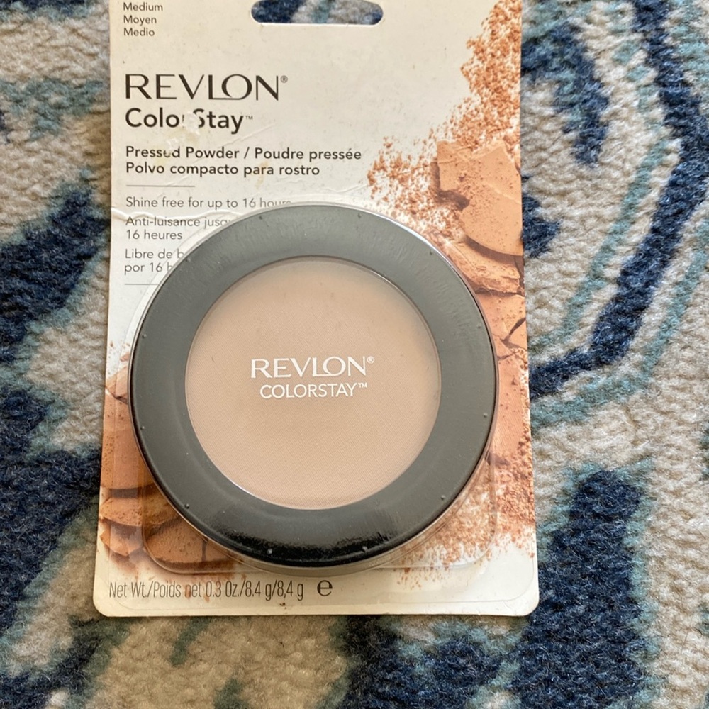 Revlon Colorstay 840 Medium pressed Powder Brand new